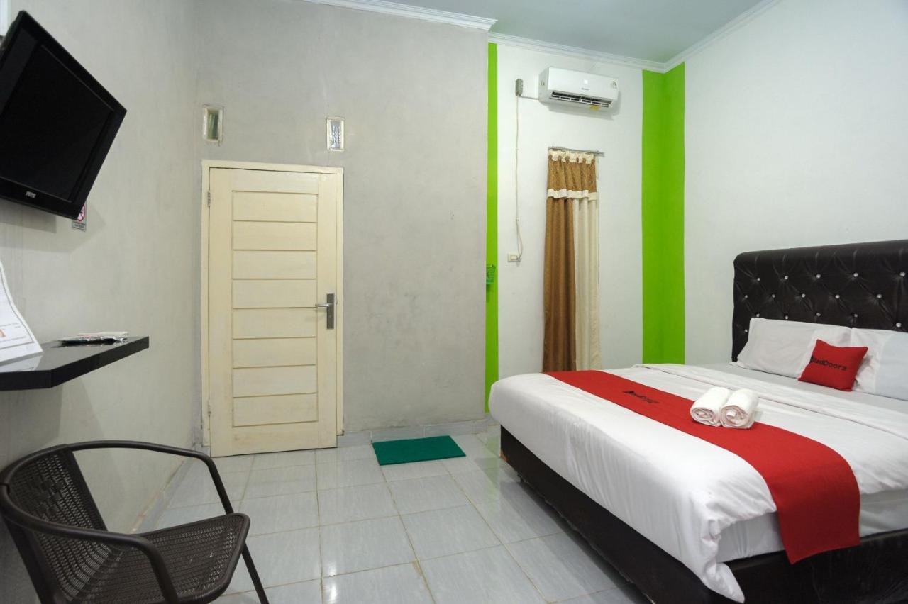 Reddoorz Syariah Near Rs Advent Bandar Lampung Hotell Eksteriør bilde